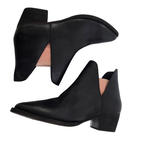 Free People Charm Double V Black Leather Ankle Boots Booties 8.5 - Picture 6 of 13